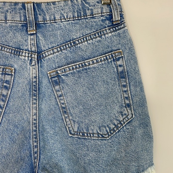 H&M Divided High Waisted Denim Jean Shorts Blue Distressed Hem Worn In Size 0 - Picture 5 of 10